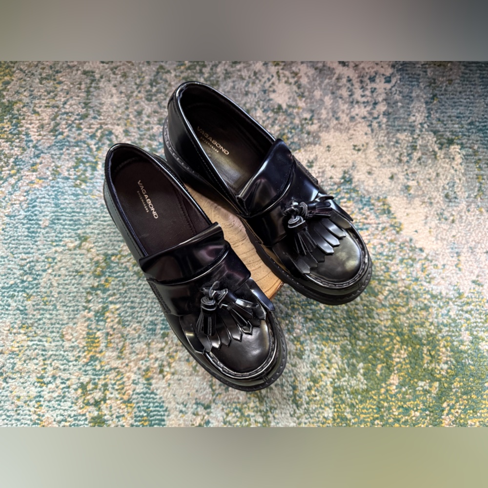 Vagabond Shoemakers chunky tassel black polished loafers, size 10 - Picture 3 of 12